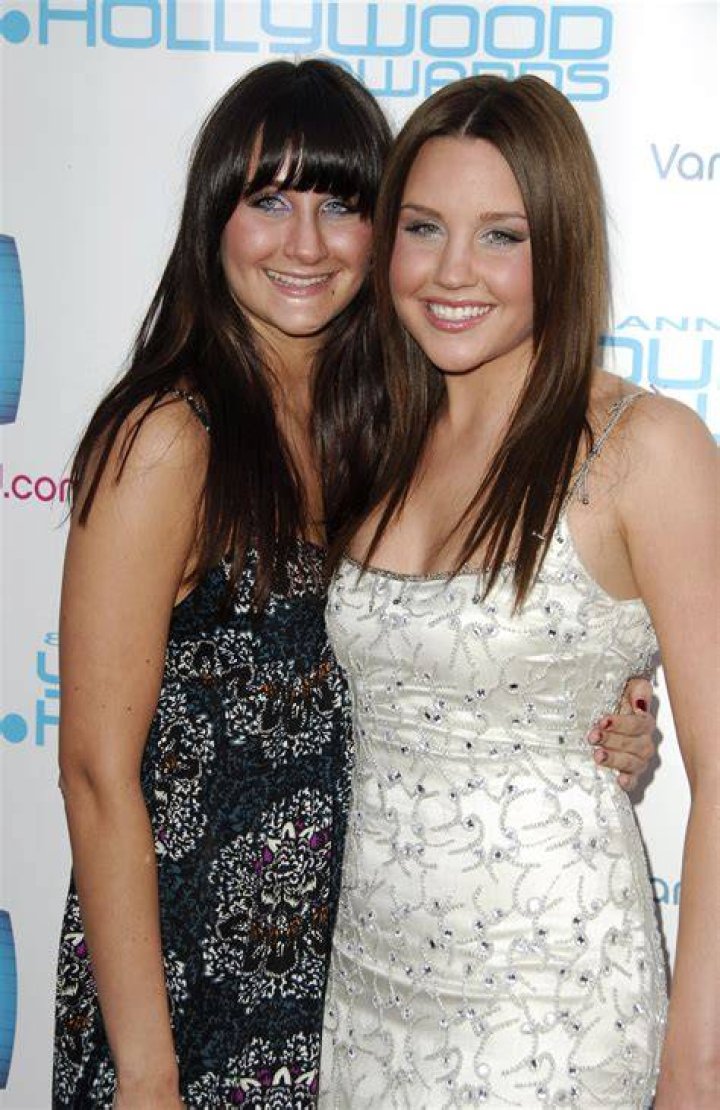 Amanda bynes and her sister hires stock photography and images Alamy