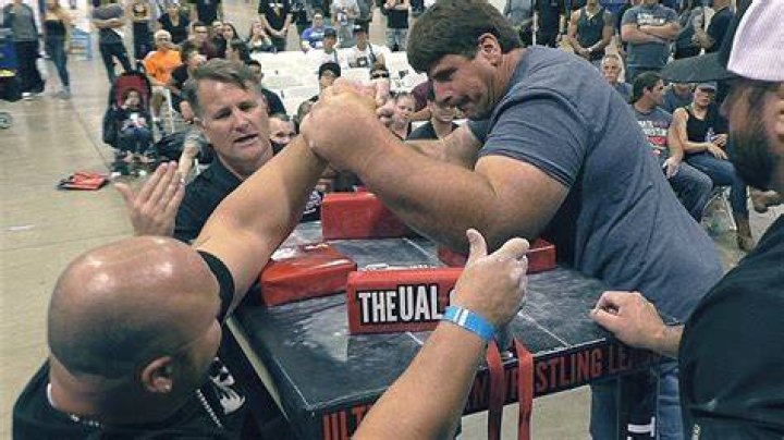 Arm Wrestling Domination by Jeff DABE at UAL 15 YouTube