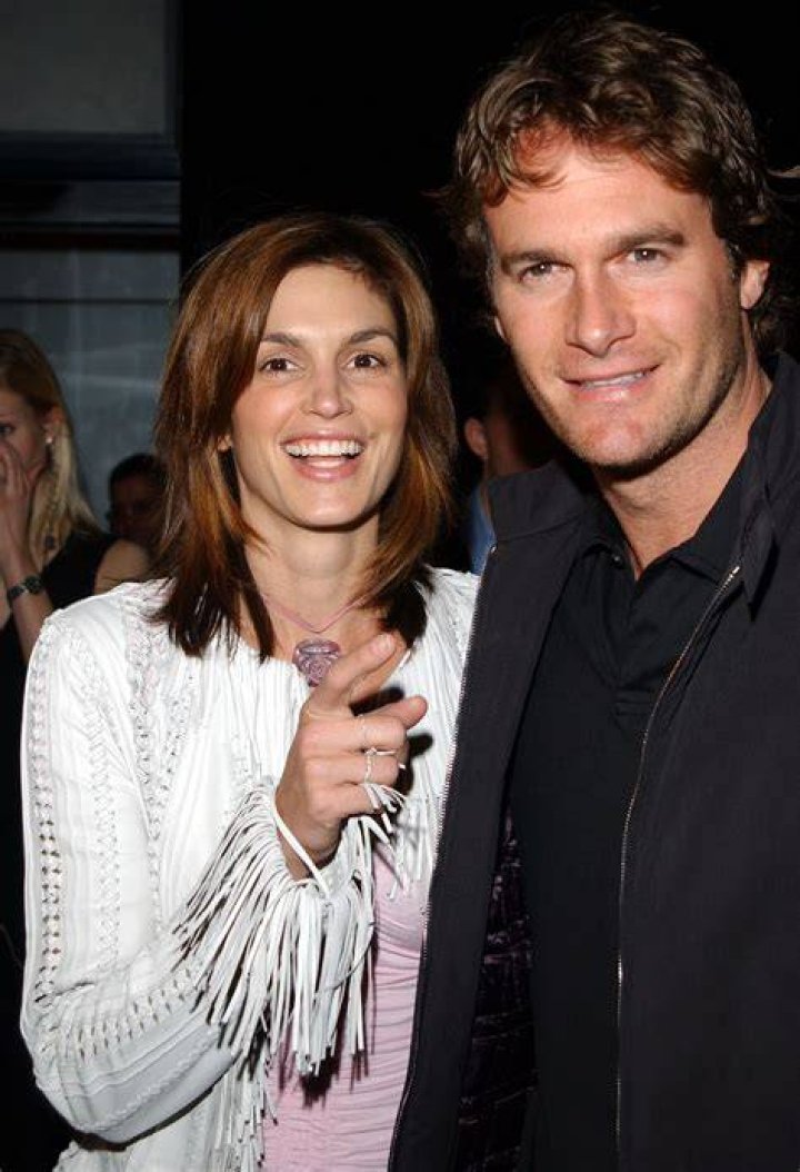 Cindy Crawford, husband target of extortion plot, authorities say
