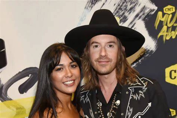 Midland&rsquo;s Jess Carson & Wife Baby Girl Nash Country Daily