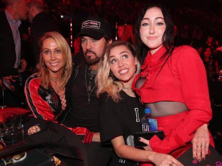 Noah Cyrus Parents