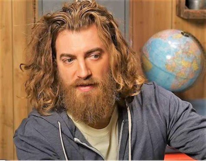 Rhett McLaughlin Age, Bio, Birthday, Family, Net Worth National Today