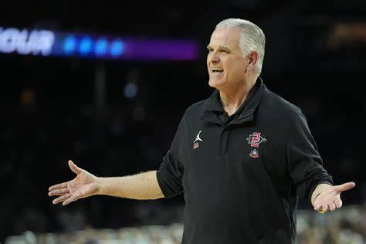 SDSU coach Brian Dutcher explains why he didn&rsquo;t call a&hellip;